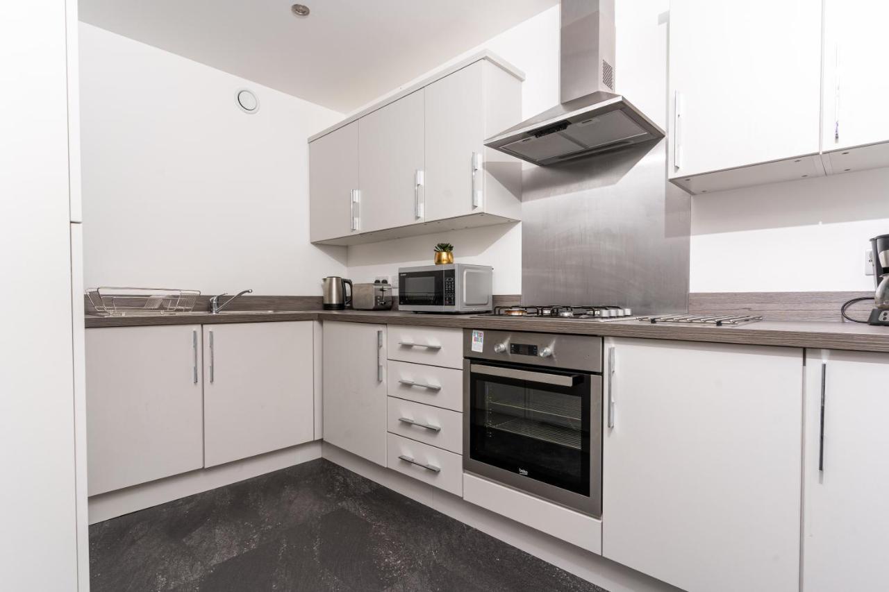 Spacious 3 Bedroom House In Glasgow City With Private Parking & Garden Exterior foto