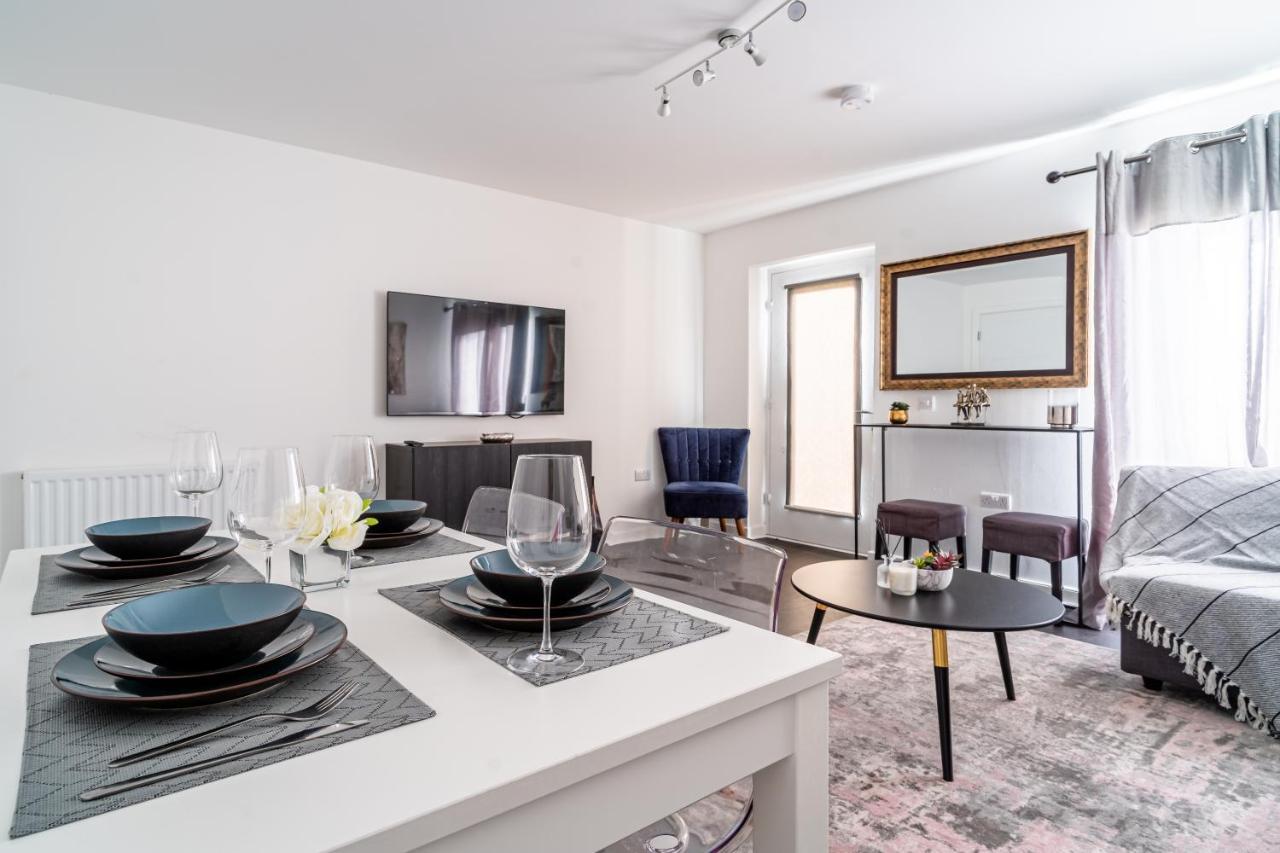 Spacious 3 Bedroom House In Glasgow City With Private Parking & Garden Exterior foto