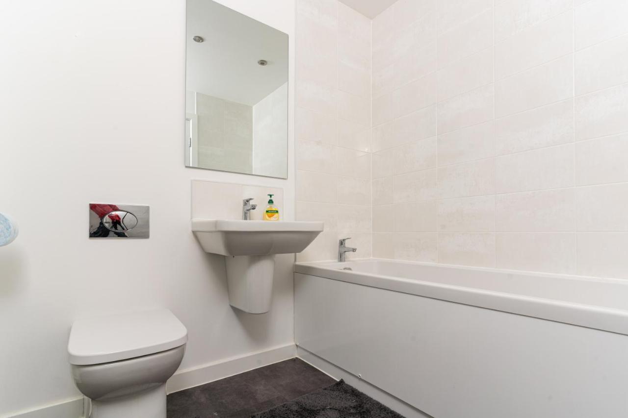 Spacious 3 Bedroom House In Glasgow City With Private Parking & Garden Exterior foto
